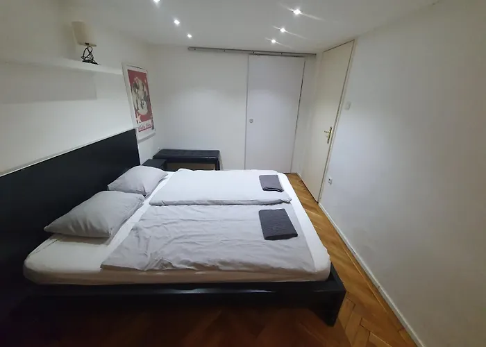 Nuka With Ac * بودابست